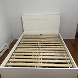 White Ikea Bed With 4 Drawers 