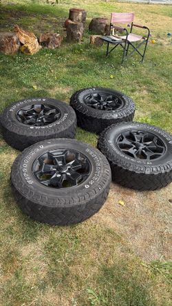 2022 Jeep Gladiator Willys OEM Wheels & Tires – $450