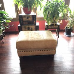 Broyhill Beige Ottoman 