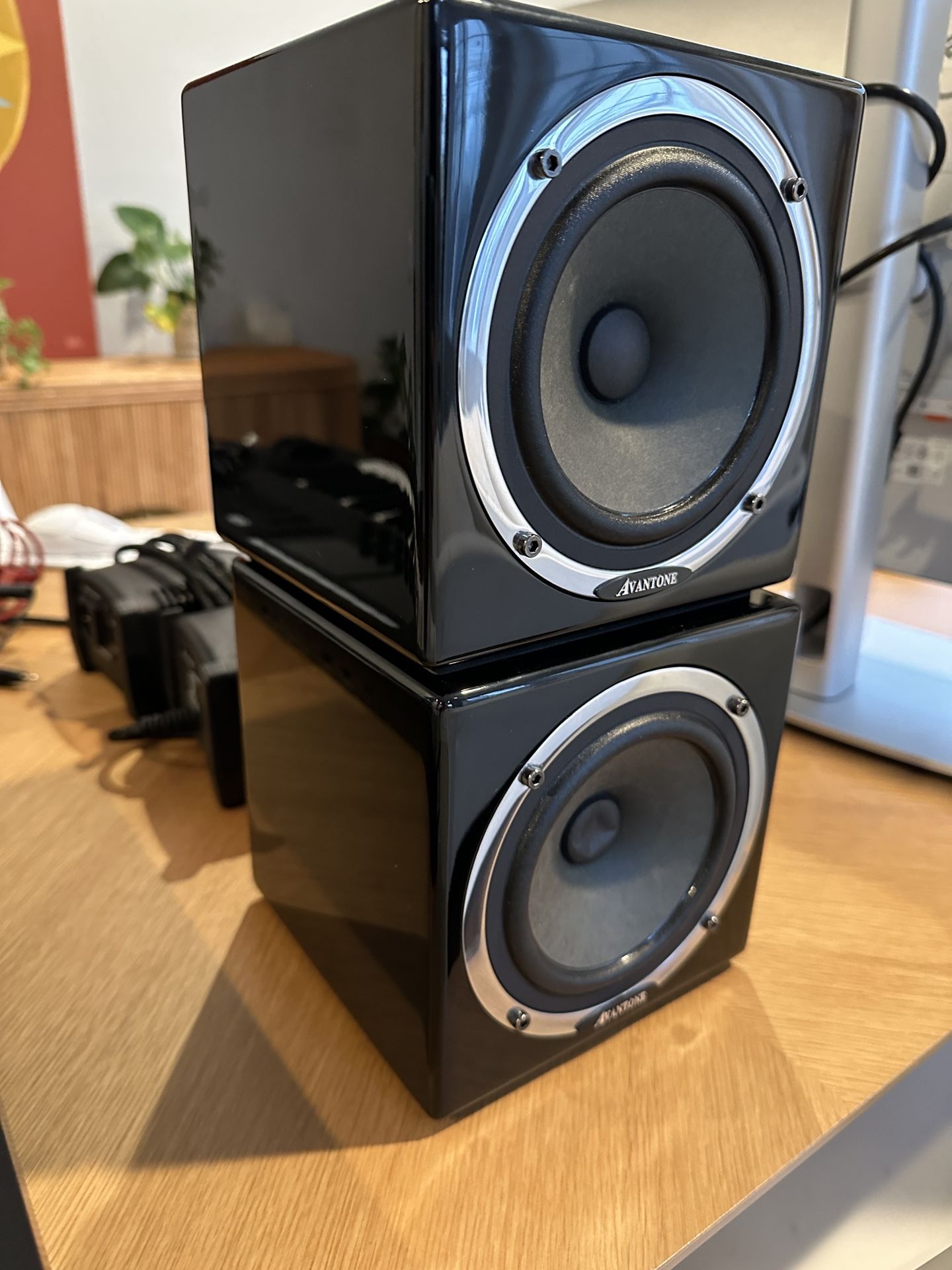 Reference Speakers Avantone Sound Cube Mix cubes for Sale in Carlsbad, CA OfferUp