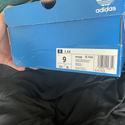 Size 9 Adidas 
