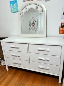 Dresser with mirror