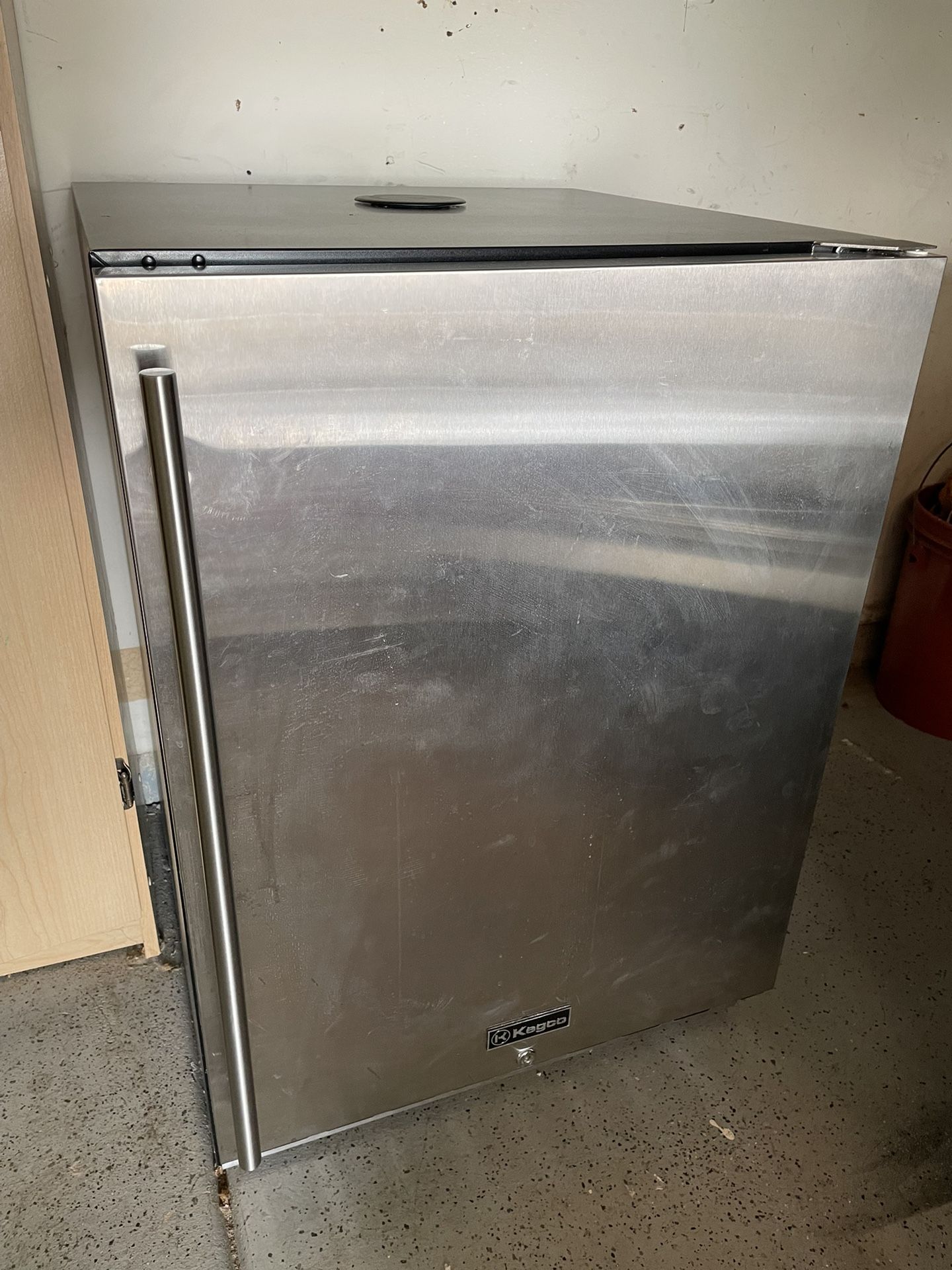 Kegco kegerator for Sale in Carol Stream, IL OfferUp