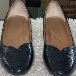 J. Renee Bambalina Block Heel Pump leather shoes. Heart Shaped top line size 8.