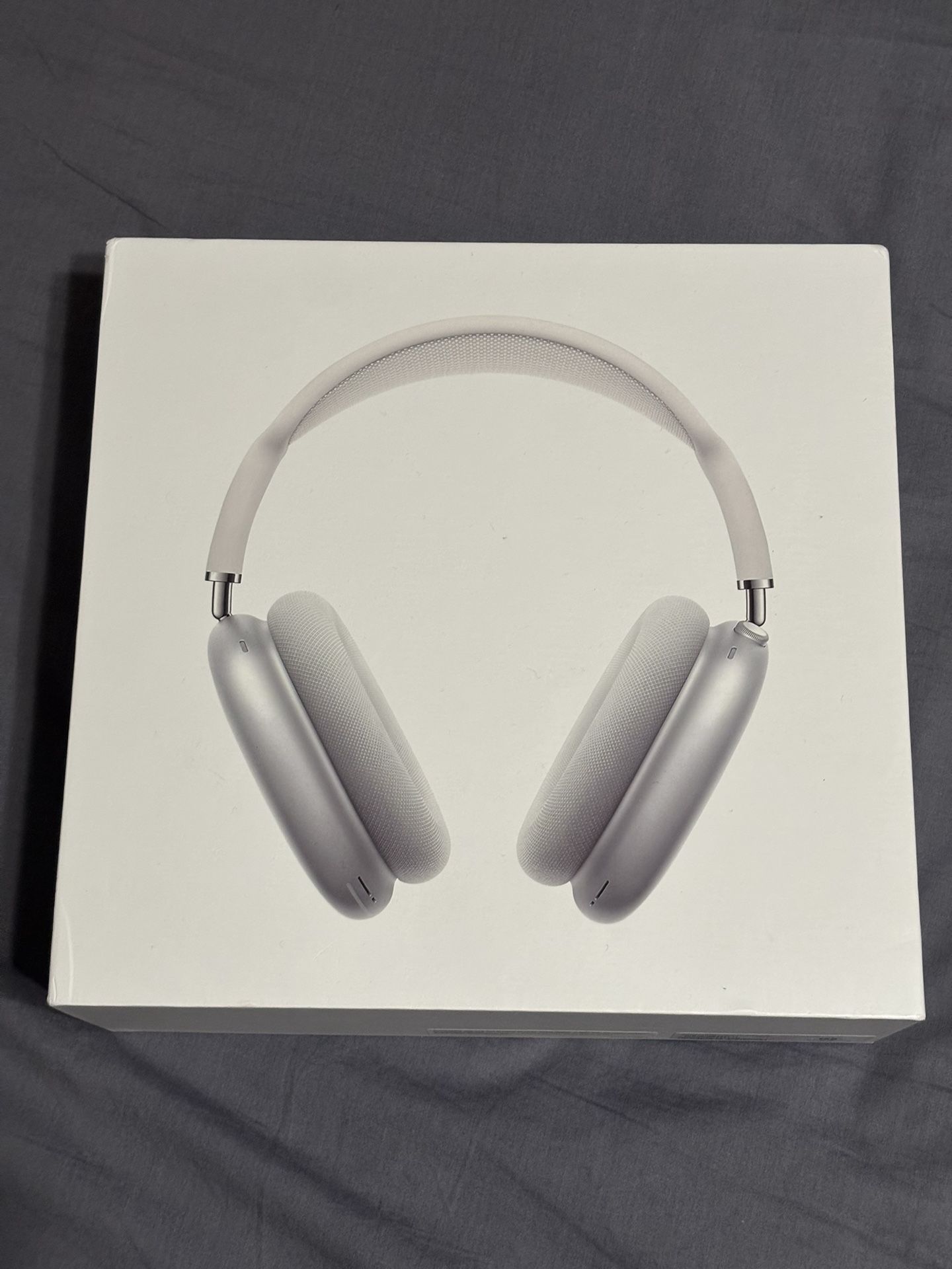 AIRPODS MAX SILVER FIRST GEN (SEND OFFERS)