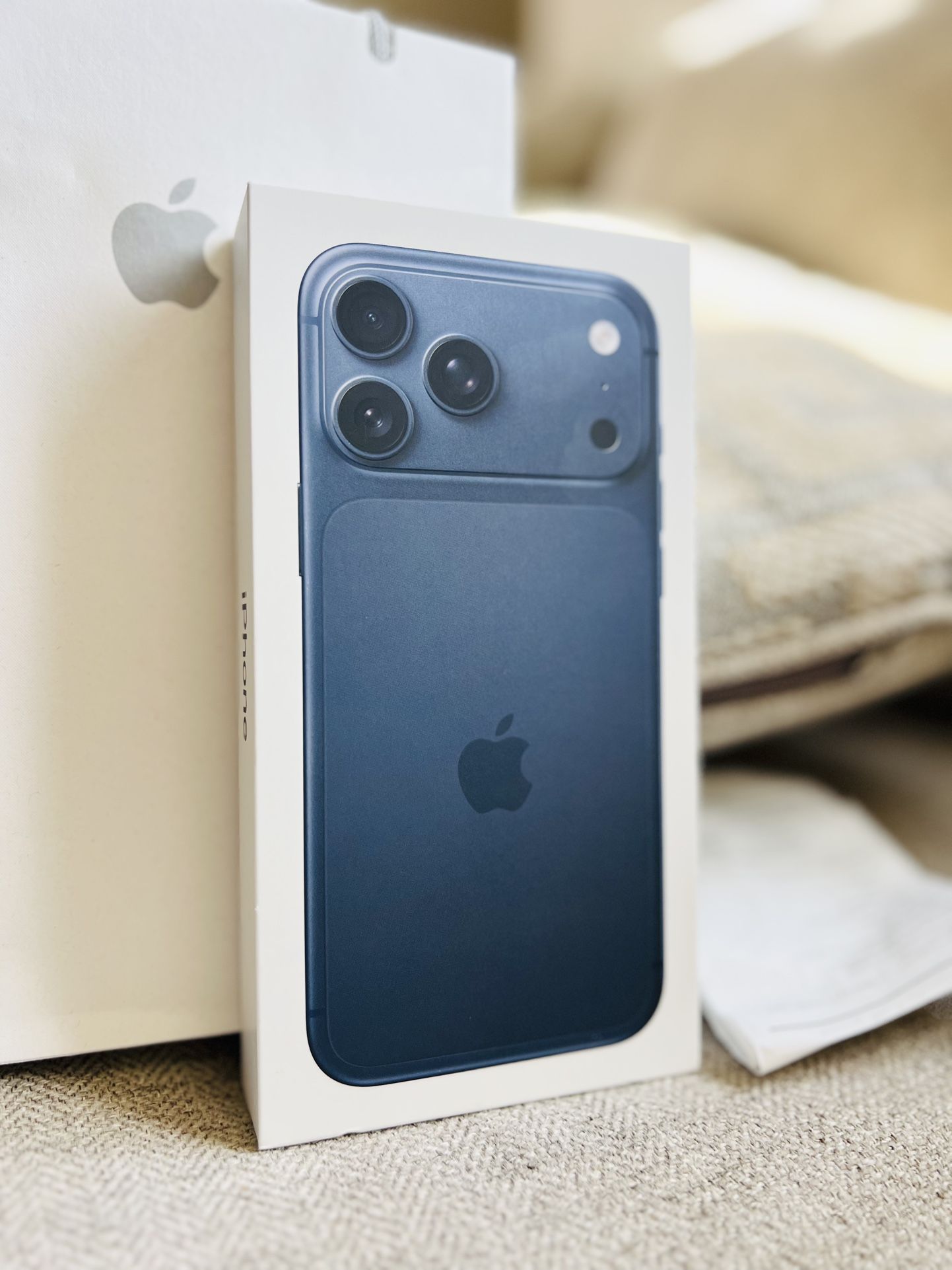 Iphone 17 Pro max 1Tb Deep blue Unlocked 