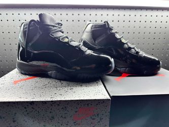 Air Jordan 11 Retro Black High-Top Sneaker Size 10-4