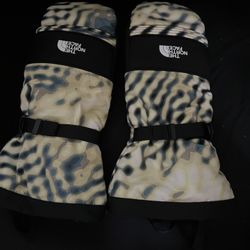 Brand New North Face mittens