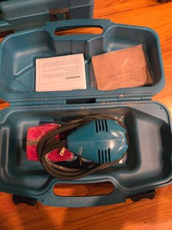 Makita Finishing sander model— B04552