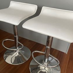 4 Stools 