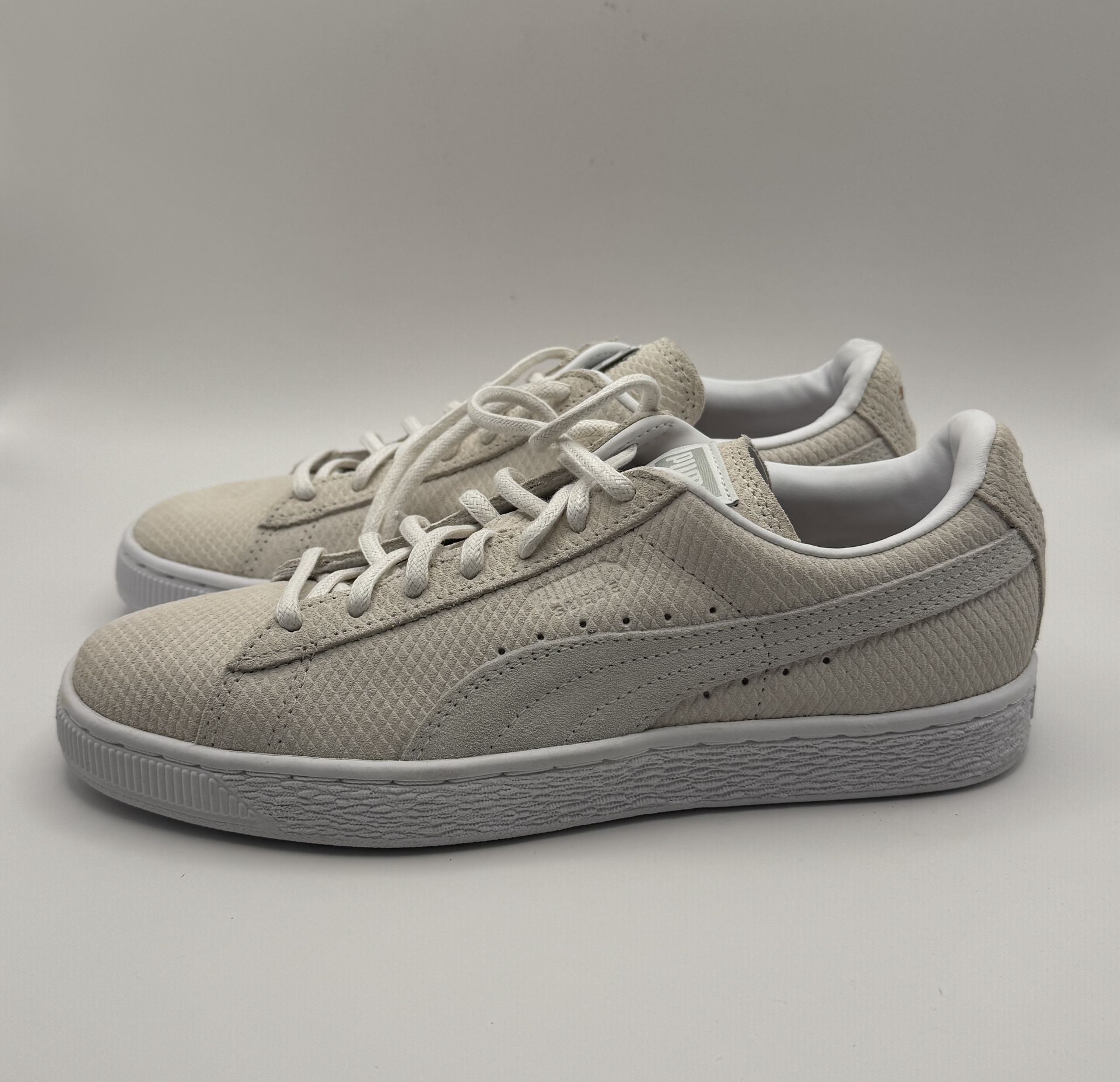 NEW Puma Women’s Suede Classic Lo Sneakers, Size 8