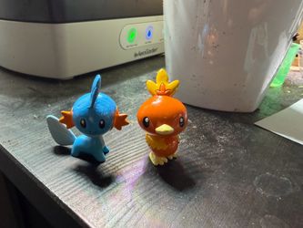 Small Torchic & Mudkip Plastic Pokèmon Bobble Head Figures