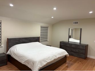 King size bed with nightstands