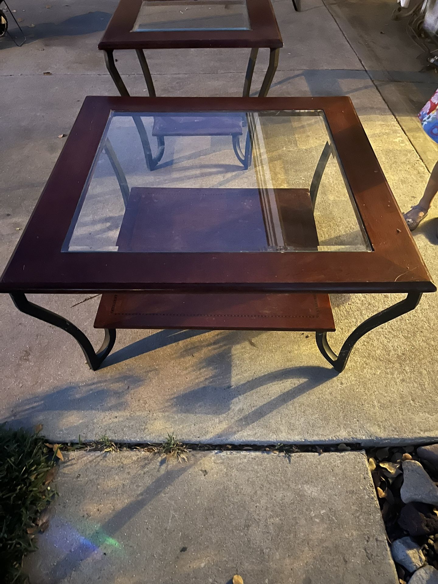 FREE coffee Table and 2 Side Tables
