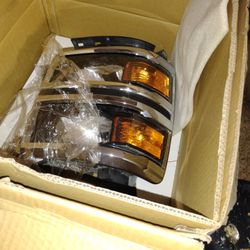 Silverado Headlights   (Set)
