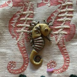 VINTAGE LARGE SEAHORSE PIN