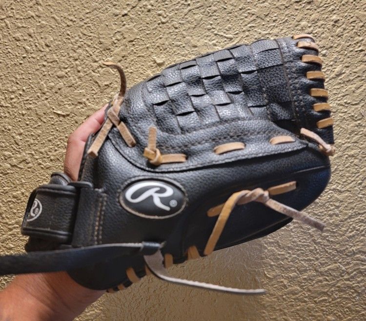 Youth Baseball Glove 11.5 Used Mint Condition 