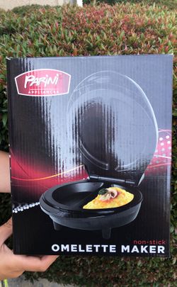 Non-stick omelette maker new in box