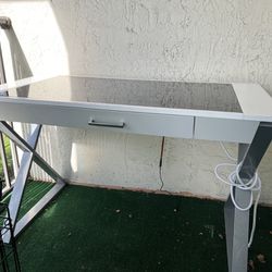Gamer Table With Socket (desk)
