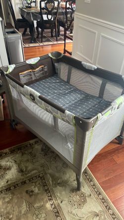 GracoPack&Play,2 levels with Matress,good for infant For change to the play,like Toodler.Folding.