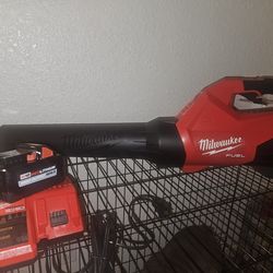 Milwaukee M18 Handheld Blower + Battery And Charger