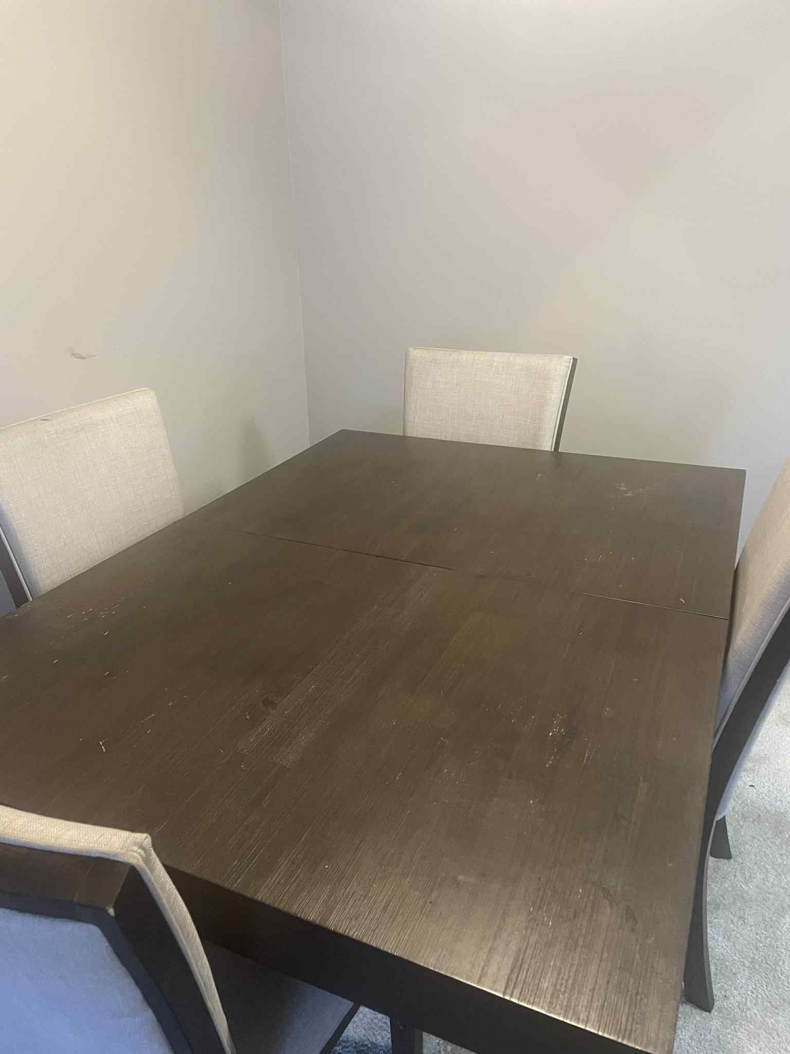 Nice Brown Table With 4 Chairs 