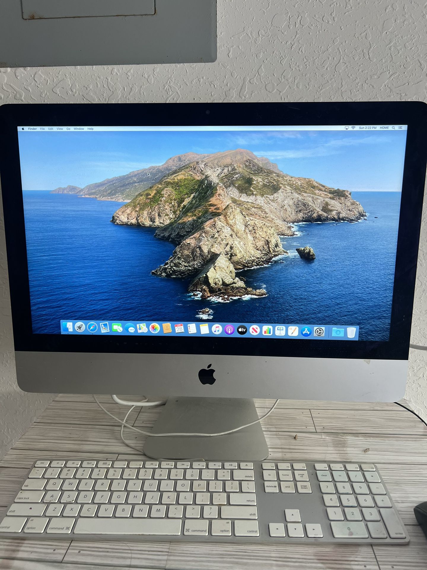 apple macbook computer 