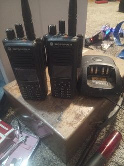 2 Motorola XPR 7580E Radios With Charger
