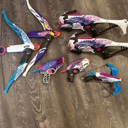 7 Nerf Rebelle Blasters/bows