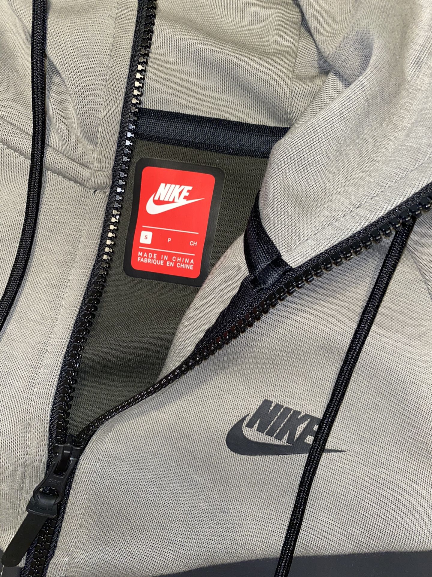 Nike Tech Fleece OLIVE GREEN-BLACK GREY