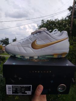 New Nike Cryo Shot Tiempo Legend R10 men size 9.5 Ronaldinho