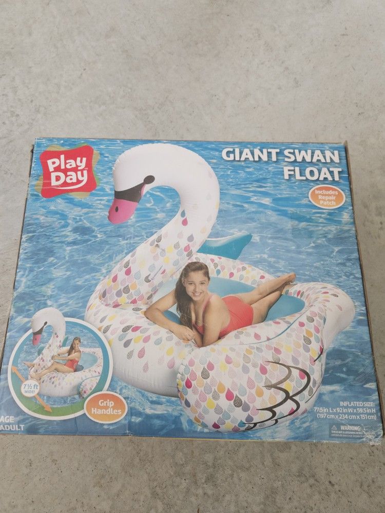 Giant Swan Inflatable Float