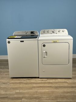 Maytag - 4.8 cu. ft. Top Load Washer with Deep Fill & 7.0 cu. ft. Vented Gas Dryer in White