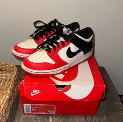 Nike Dunk Low NBA Chicago Sz 5.5y $70