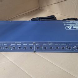 Audio Distribution Amplifier