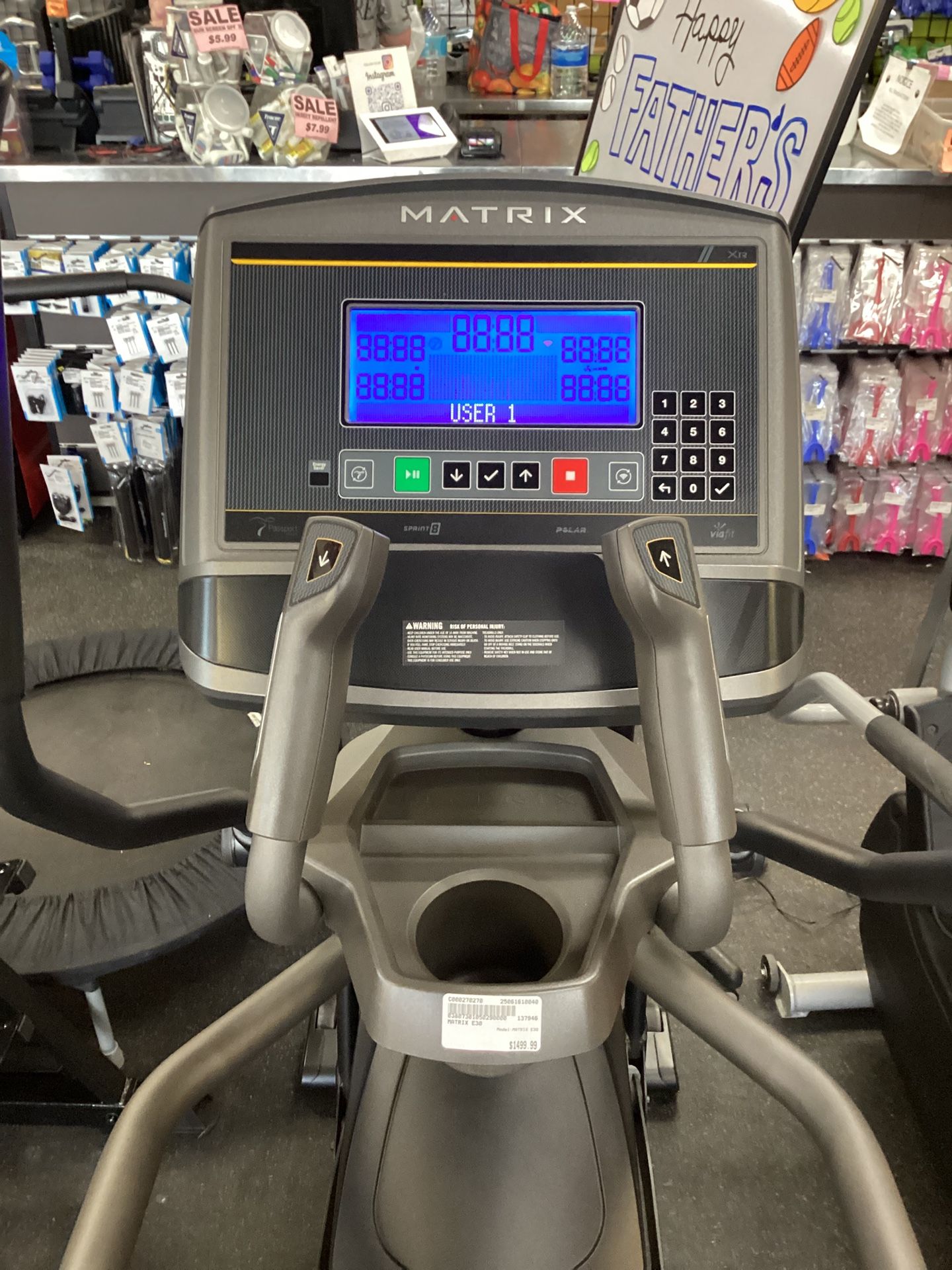 Matrix E30 High End Elliptical Cross Trainer Like New With Warranty MSRP $3400