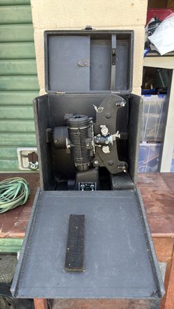 Antique BELL & HOWELL 8MM FILMO MASTER PROJECTOR, CASE, REEL