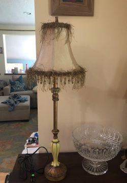 Set of 4 Lamps with shades like new one was lightly used 31”