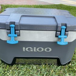 Igloo BMX 72 QT Marine Cooler