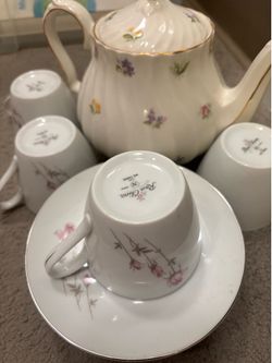 Teapot 5 teacups w saucer