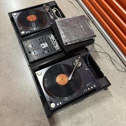 Complete DJ Setup – 2 Stanton STR8-150 Turntables + Mixer + Serato – $1,600 OBO