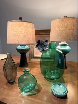 Home Decor Bundle – 2 Lamps, 3 Glass Vases, Wall Art & Candle