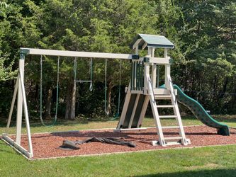 Carefree buildings swing set