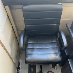 Mainstays medium back office chair, ideal for working comfortably