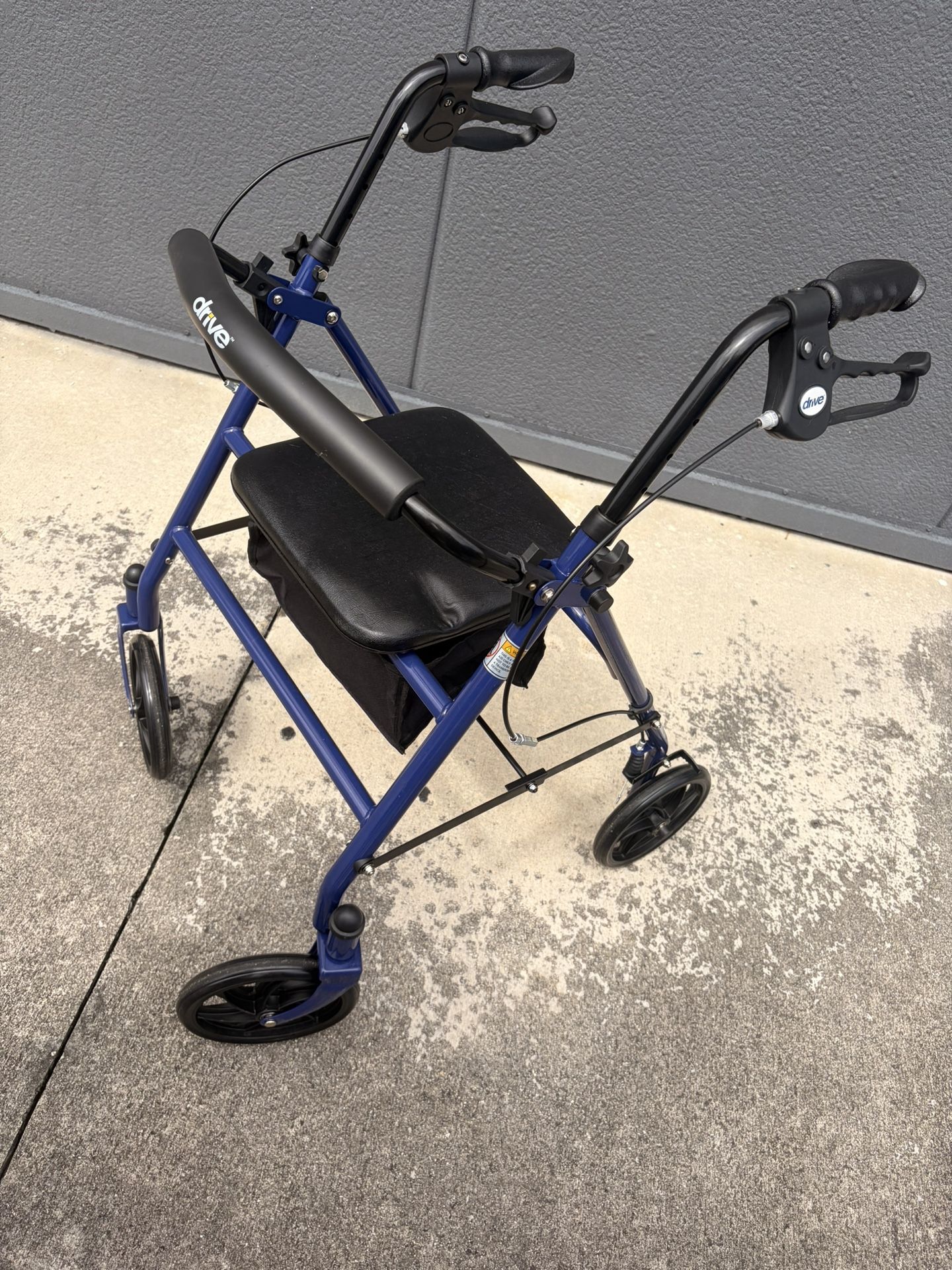 Walker With Seat Rolling