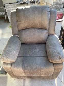 Recliner new condition