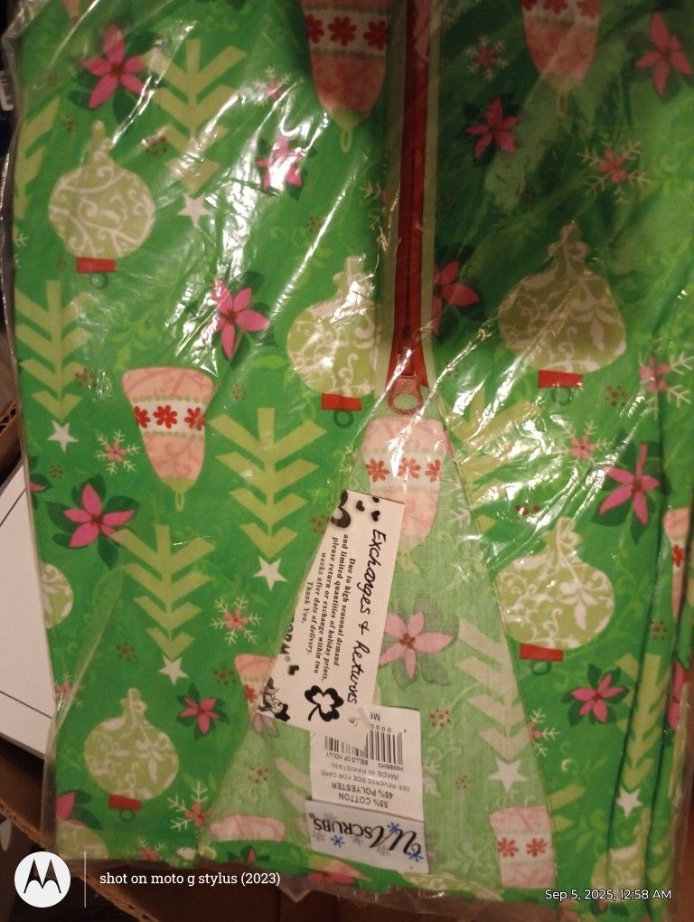 "NEW" SCRUB JACKET