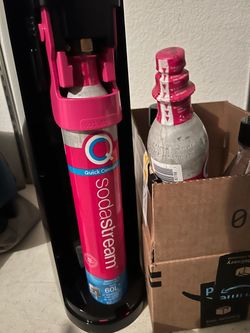 SodaStream Sparkling Water Maker with 2 CO2 Cans