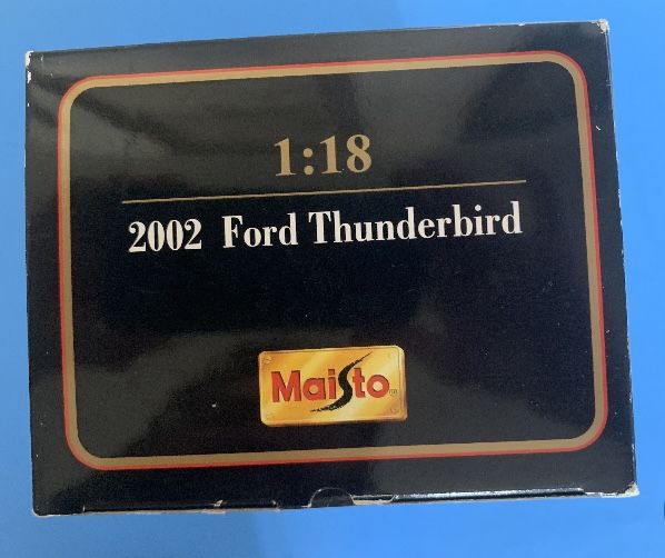 Model Car Maisto Scale 1:18 2002 Ford Thunderbird