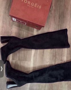 Torgeis -long knee boots size 8